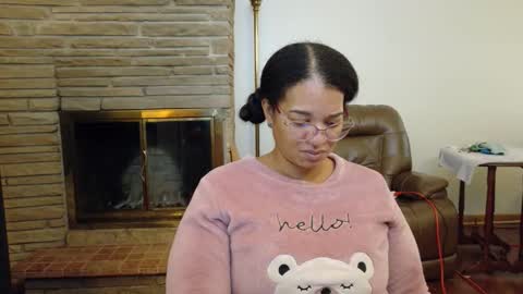 Queen Bon Vivantt online show from 10-31-25, 02:07