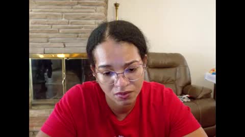 Queen Bon Vivantt online show from 11-19-25, 05:57