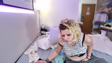 Snapshot of boobookittyfuxx chatting on 10-31-25, 01:50 boobookittyfuxx online show from 10-31-25, 01:50