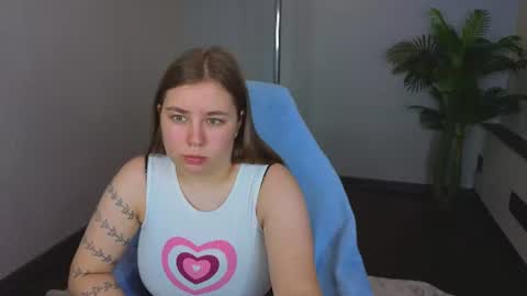 Snapshot of boobsyygirl chatting on 07-30-26, 11:42 Emily online show from 07-30-26, 11:42