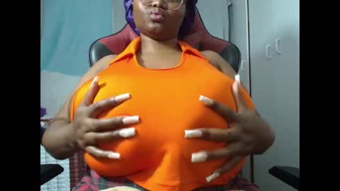 Snapshot of boobygoddessxxx chatting on 06-10-26, 01:32 boobygoddessxxx online show from 06-10-26, 01:32