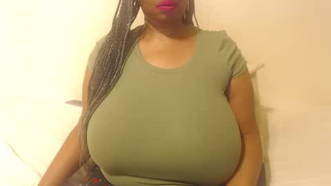 boobyqueen online show from 11-21-25, 02:43