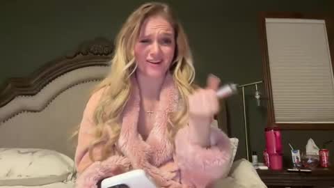 booksnlooksgirl online show from 12-17-24, 06:13