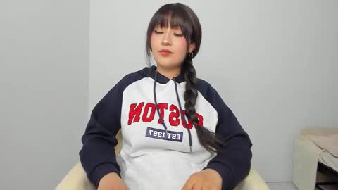 Snapshot of boonie_girl chatting on 12-19-25, 04:52 Booniee online show from 12-19-25, 04:52