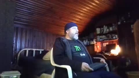 Snapshot of booshy chatting on 01-04-25, 06:19 Booshwa online show from 01-04-25, 06:19