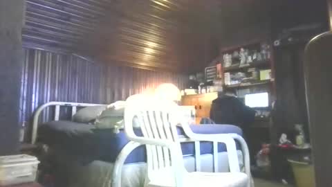 Snapshot of booshy chatting on 12-04-25, 08:23 Booshwa online show from 12-04-25, 08:23