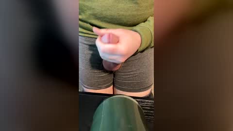 Snapshot of boowhou chatting on 04-16-26, 10:34 BooWhoU online show from 04-16-26, 10:34