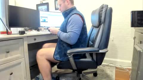 Snapshot of boredhorndog chatting on 12-11-24, 05:04 Boredhorndog online show from 12-11-24, 05:04