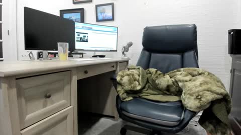 Snapshot of boredhorndog chatting on 01-04-25, 02:14 Boredhorndog online show from 01-04-25, 02:14