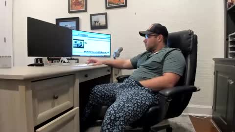 Snapshot of boredhorndog chatting on 01-15-25, 05:19 Boredhorndog online show from 01-15-25, 05:19