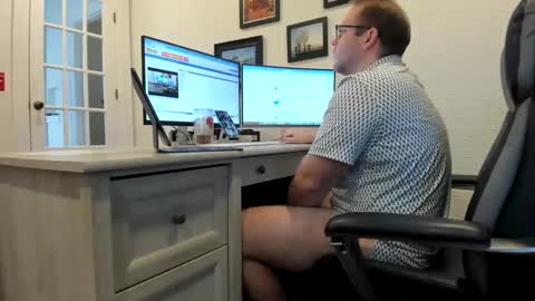 Snapshot of boredhorndog chatting on 01-27-25, 05:04 Boredhorndog online show from 01-27-25, 05:04