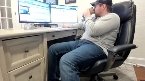 Snapshot of boredhorndog chatting on 02-08-25, 11:24 Boredhorndog online show from 02-08-25, 11:24