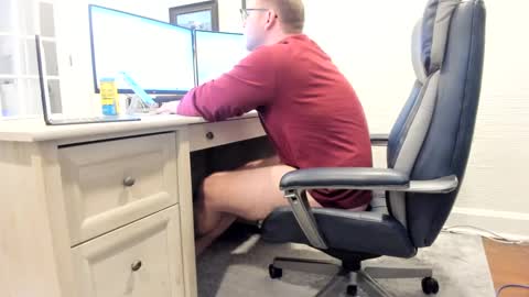 Snapshot of boredhorndog chatting on 02-11-25, 06:44 Boredhorndog online show from 02-11-25, 06:44