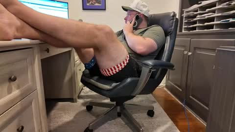 Snapshot of boredhorndog chatting on 09-16-25, 04:30 Boredhorndog online show from 09-16-25, 04:30