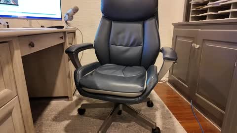 Snapshot of boredhorndog chatting on 10-04-25, 12:58 Boredhorndog online show from 10-04-25, 12:58