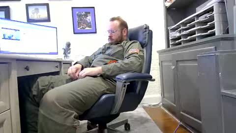 Snapshot of boredhorndog chatting on 11-02-25, 04:26 Boredhorndog online show from 11-02-25, 04:26