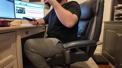 Snapshot of boredhorndog chatting on 01-18-26, 10:13 Boredhorndog online show from 01-18-26, 10:13