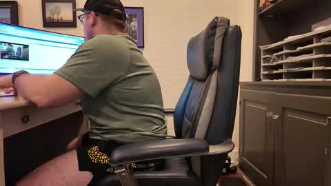 Snapshot of boredhorndog chatting on 03-10-26, 02:55 Boredhorndog online show from 03-10-26, 02:55