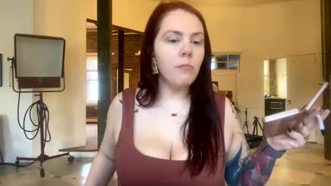 Snapshot of borrowhiswife chatting on 03-22-26, 08:45 Bri online show from 03-22-26, 08:45