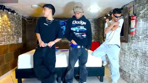 Snapshot of boschcz chatting on 09-14-25, 04:17 THOMAS AND DAMIAND online show from 09-14-25, 04:17