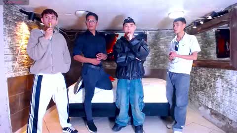 Snapshot of boschcz chatting on 09-16-25, 04:35 THOMAS AND DAMIAND online show from 09-16-25, 04:35