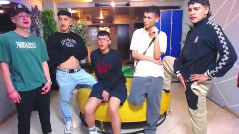 Snapshot of boschcz chatting on 10-01-25, 04:07 THOMAS AND DAMIAND online show from 10-01-25, 04:07