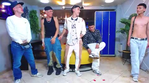 Snapshot of boschcz chatting on 10-05-25, 04:11 THOMAS AND DAMIAND online show from 10-05-25, 04:11