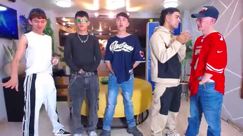 Snapshot of boschcz chatting on 10-08-25, 04:10 THOMAS AND DAMIAND online show from 10-08-25, 04:10