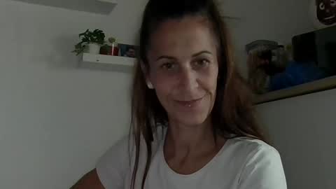 Snapshot of bosslady99 chatting on 10-28-25, 06:32 Bosslady99 online show from 10-28-25, 06:32