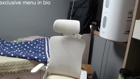 Snapshot of boxman556990 chatting on 10-28-25, 02:04 boxman556990 online show from 10-28-25, 02:04