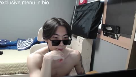 Snapshot of boxman556990 chatting on 10-31-25, 05:30 boxman556990 online show from 10-31-25, 05:30