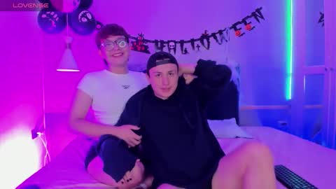 boy2boy_aheat online show from 10-17-25, 01:14
