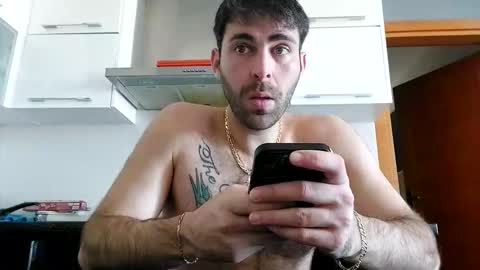 Snapshot of boy_aroundtheworld chatting on 04-10-26, 08:19 Dan online show from 04-10-26, 08:19
