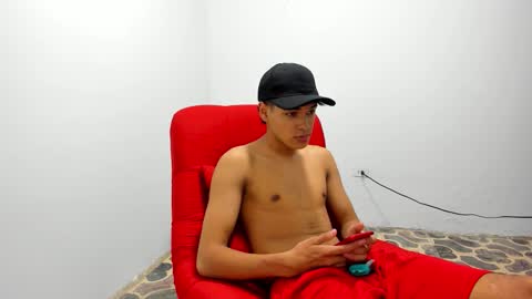 boy_cock_15 online show from 10-14-25, 10:43