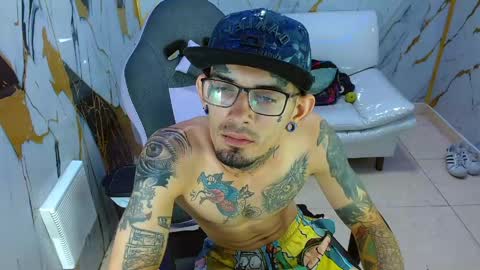 boy_tatto77 online show from 06-03-26, 02:33