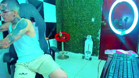 boy_tatto77 online show from 06-21-26, 01:08