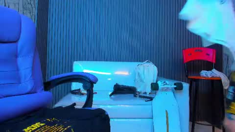 boy_tatto77 online show from 06-22-26, 01:07
