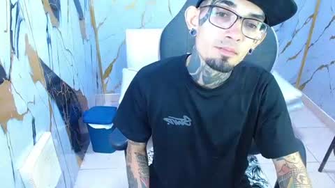 boy_tatto77 online show from 07-22-26, 01:52