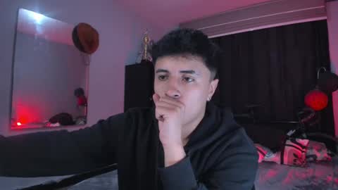 Snapshot of boylatin_777 chatting on 02-26-25, 09:05 miguel online show from 02-26-25, 09:05