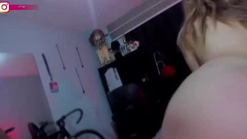 Snapshot of boylatin_777 chatting on 03-09-25, 05:39 miguel online show from 03-09-25, 05:39