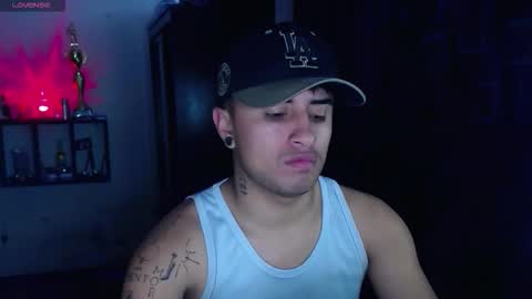 Snapshot of boylatin_777 chatting on 12-22-25, 02:36 miguel online show from 12-22-25, 02:36