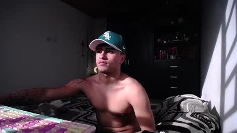 Snapshot of boylatin_777 chatting on 02-04-26, 09:20 miguel online show from 02-04-26, 09:20