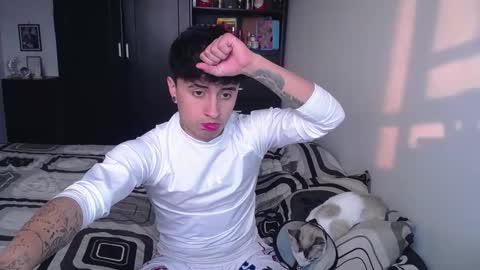 Snapshot of boylatin_777 chatting on 02-10-26, 10:14 miguel online show from 02-10-26, 10:14