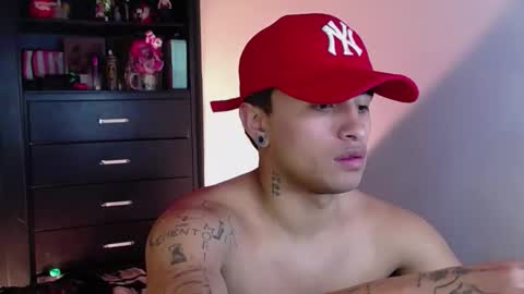 Snapshot of boylatin_777 chatting on 02-19-26, 11:56 miguel online show from 02-19-26, 11:56