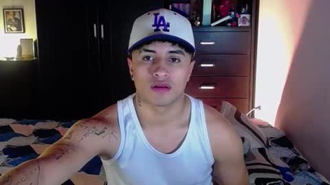 Snapshot of boylatin_777 chatting on 03-08-26, 02:54 miguel online show from 03-08-26, 02:54