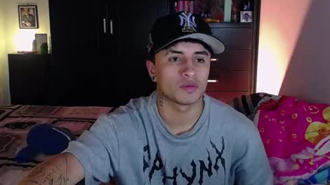 Snapshot of boylatin_777 chatting on 03-10-26, 01:38 miguel online show from 03-10-26, 01:38