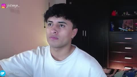 Snapshot of boylatin_777 chatting on 03-11-26, 02:01 miguel online show from 03-11-26, 02:01