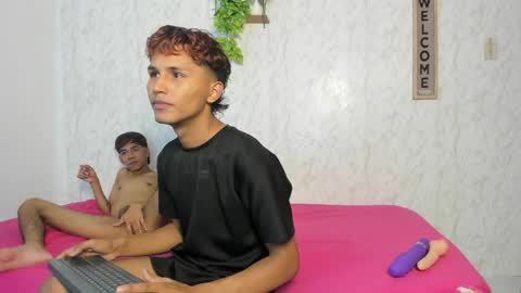 ALEX - TAYLER  -MIKE online show from 05-21-26, 01:01