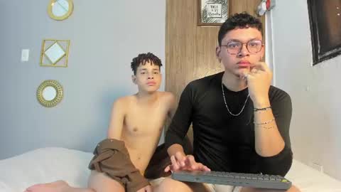 ALEX - TAYLER  -MIKE online show from 07-28-26, 07:26