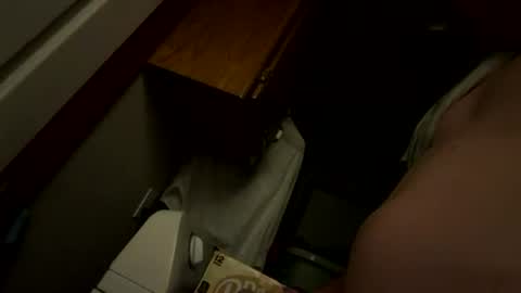 Snapshot of boyslim848977 chatting on 07-21-26, 04:04 boyslim848977 online show from 07-21-26, 04:04